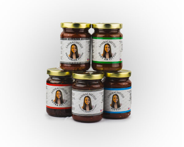 Sambalmeisje sambals in verschillende smaken
